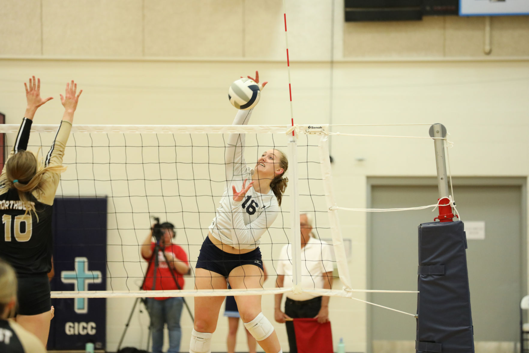 Outtakes_100419_ginwvball03_zlm.JPG